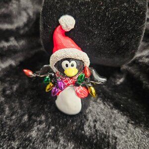 Penguin Christmas Pin - with light string